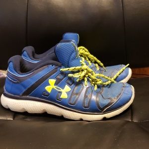 Lightly used under armor boys shoes size 7.5
